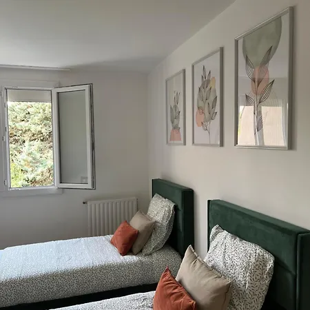 Holiday home Maison De Charme - Jardin & Proche Paris Cergy