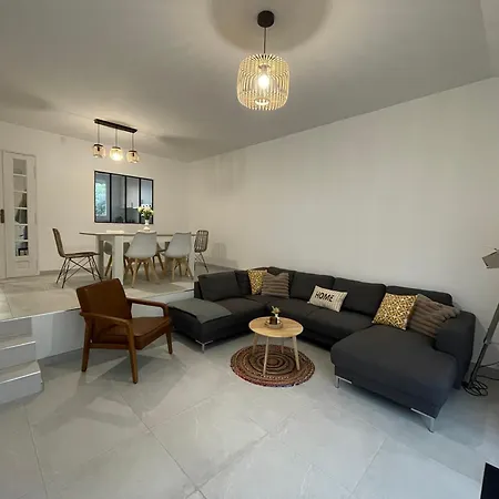 Holiday home Maison De Charme - Jardin & Proche Paris *